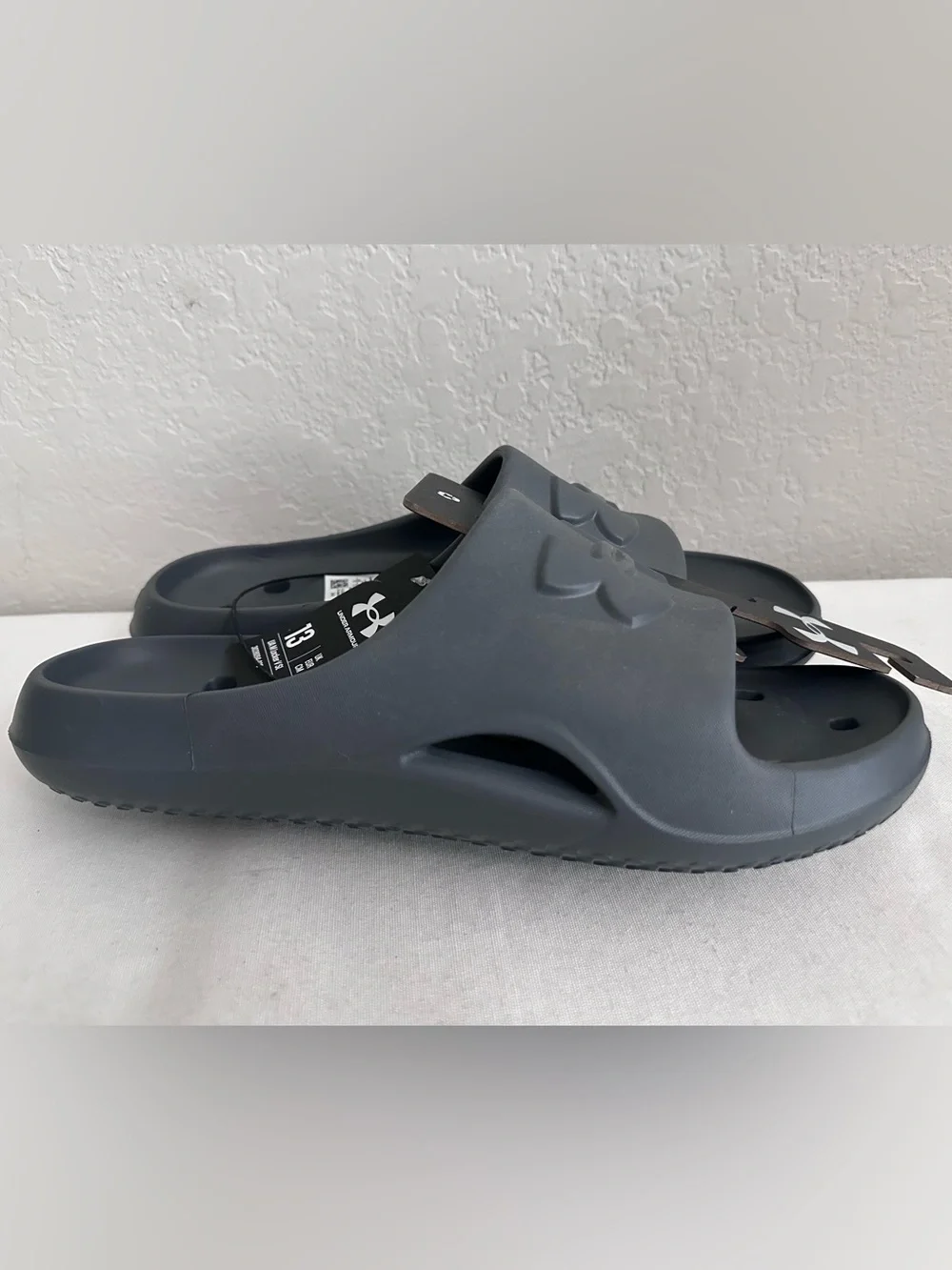 Under Armour Men’s Locker V Sandals Size 13 Gray